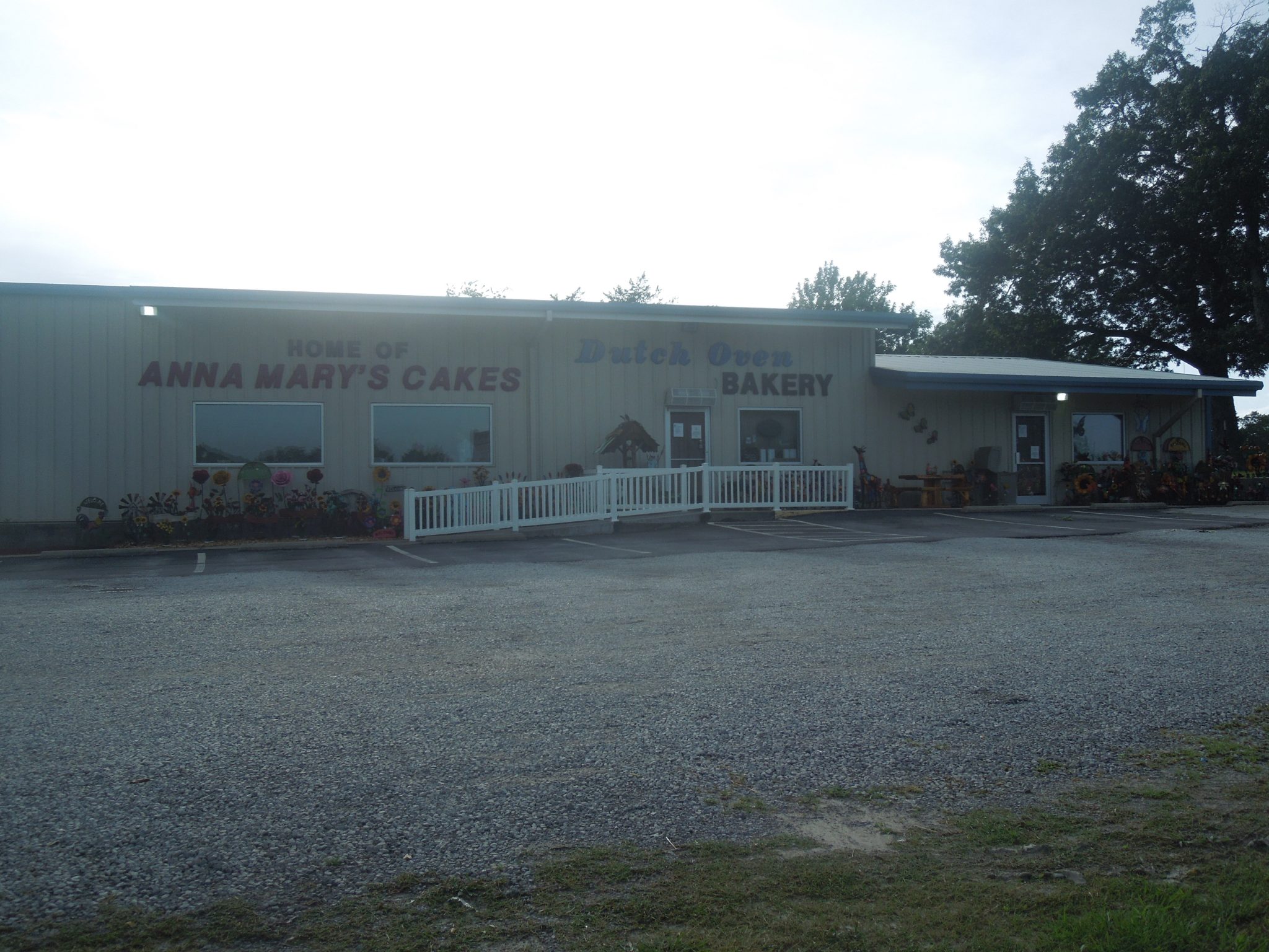 ABOUT DUTCH OVEN BAKERY Dutch Oven Bakery